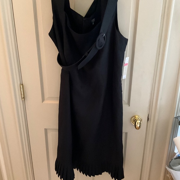 NWT ALEX MARIE 14W BLACK SLEEVELESS DRESS WITH A 4" PLEAT AT THE HEM - Picture 1 of 14